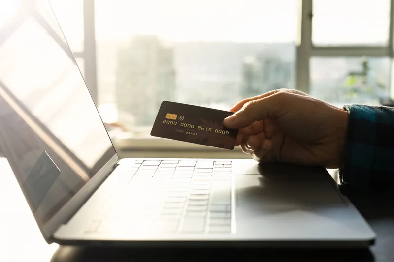 Meta de anuidade cartão alcançada com planejamento