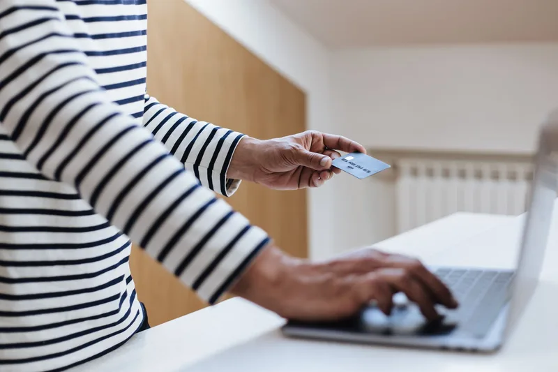 Meta de cartão sem anuidade alcançada com planejamento