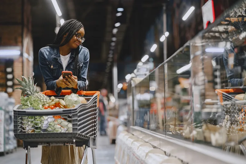 Reserva e cálculo de economizar supermercado