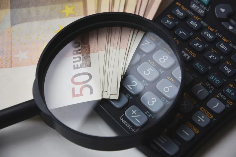 Reserva e cálculo de juros cartão